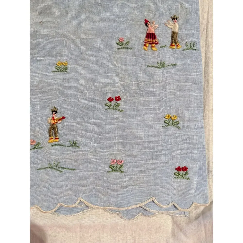 Charming Vintage Madeira Embroidered Linen Towel - Deadstock Gem